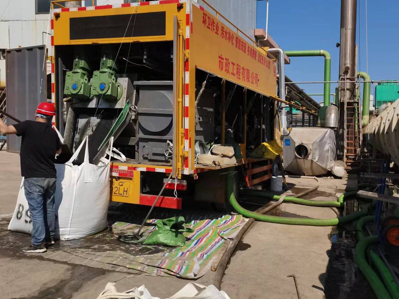 怀集淤泥压干处理